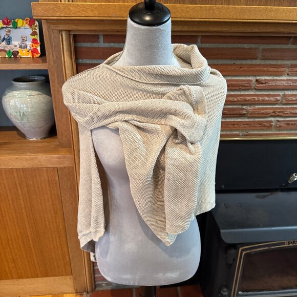 WE ARE AMMA - Nursing Cover - The Cocoon  - One size fits all - Taupe/Tan - Picture 3 of 5